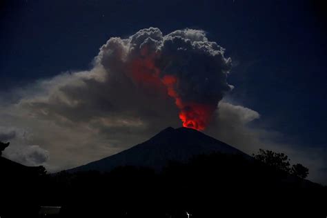 All Flights To And From Bali Cancelled Due To Mount Agung S Volcanic