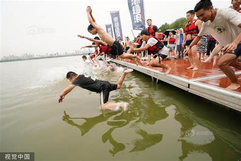 武汉千名潮人集体“跳”东湖新浪图片