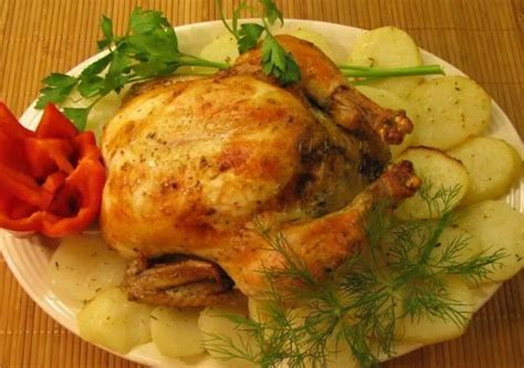Как запечь курицу целиком в духовке, чтобы она получилась сочной и с ...