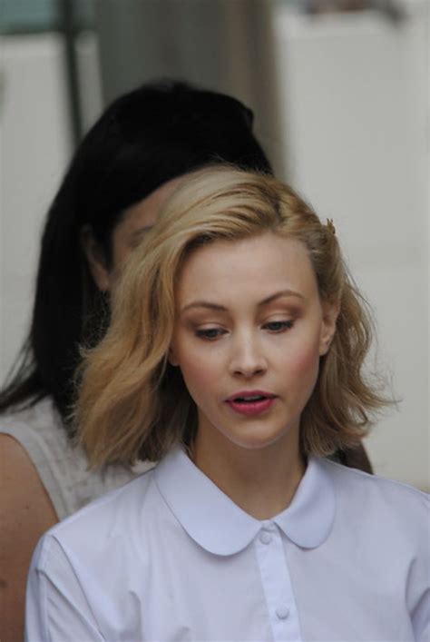 Pin By Deniz On Sarah Gadon Sarah Gadon Sarah Actors