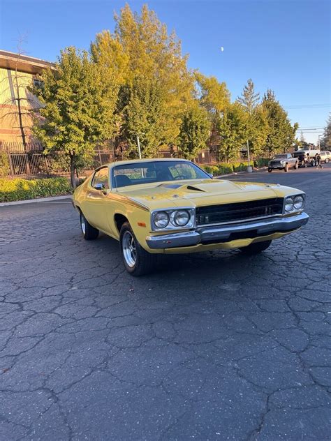 Plymouth Satellite Coupe Yellow Deluxe Classic Plymouth