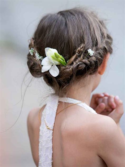 14 Adorable Flower Girl Hairstyles