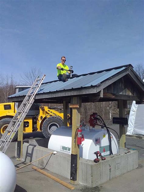 Replacing 500 Gallon Gasoline Tank With New 500 Gallon Tank