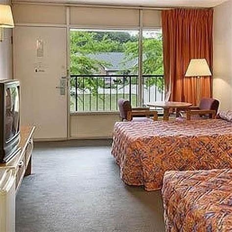 Town And Country Inn Suites Spindale Etstur