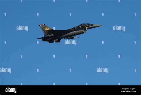 F-16 Viper Demo Team at an airshow Stock Photo - Alamy