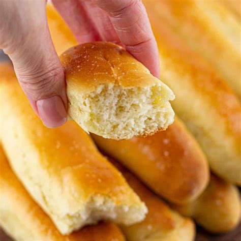 Olive Garden Breadsticks » Recipefairy.com