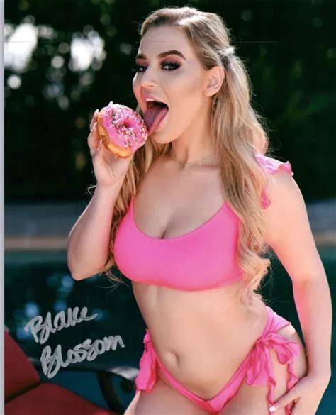 Blake Blossom Sexy Adult Star Porn Model Signed X Autographed Photo