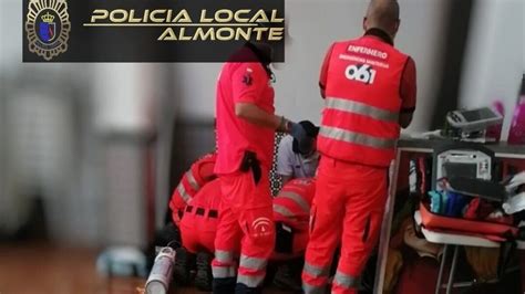 La heroica actuación de un grupo de policías salva a una mujer de la