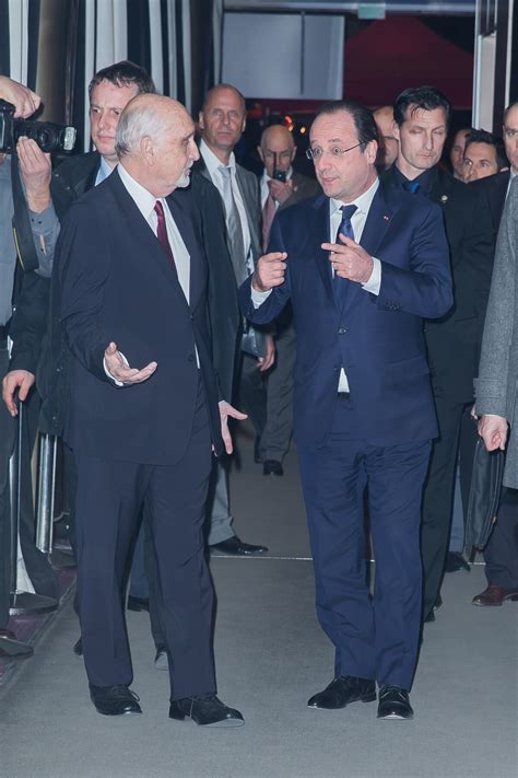 Photo Jean Louis Livi et François Hollande à l avant première du film