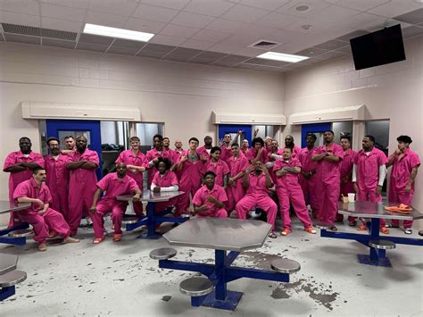 Galveston County Sheriff’s Office Introduces Pink Jumpsuits for Inmates