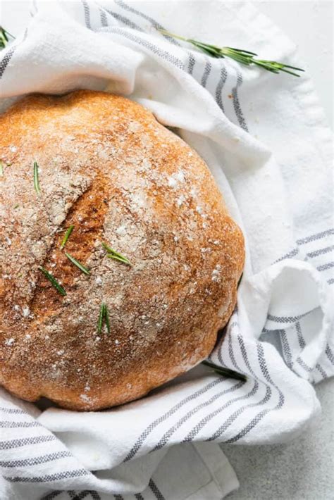 Easy Roasted Garlic And Fresh Rosemary Dutch Oven Bread