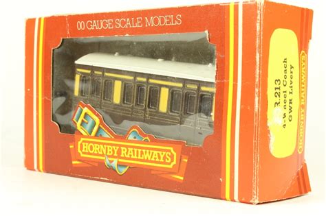 Hornby R B Wheel Composite Coach In Gwr Lined Chocolate Cream