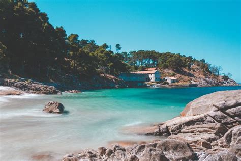 15 Best Beaches in Vigo - Sun, Sand, and Spanish Serenity