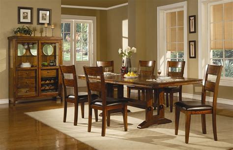 Dark Oak Finish Casual Dining Table Woptional Chairs