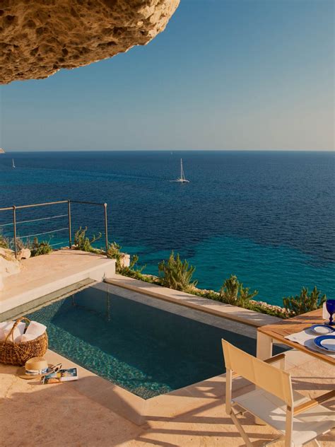 Top 10 Best Luxury Beach Hotels in Mallorca, Spain (+ Map)