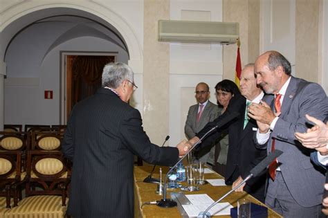 Toma de Posesión como Académico extranjero del Ilmo Sr D José Juárez