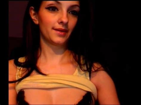 Beautyful Girl On Cam Showing Tits XHamster