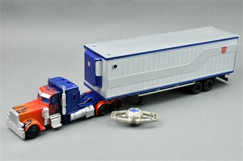 Transformers Movie Trilogy Series Deluxe Optimus Prime With Trailer
