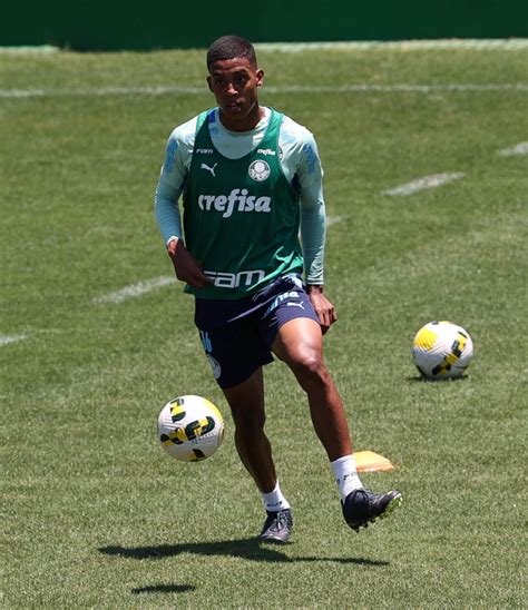 Após vitória Palmeiras treina visando Athletico PR Jailson inicia