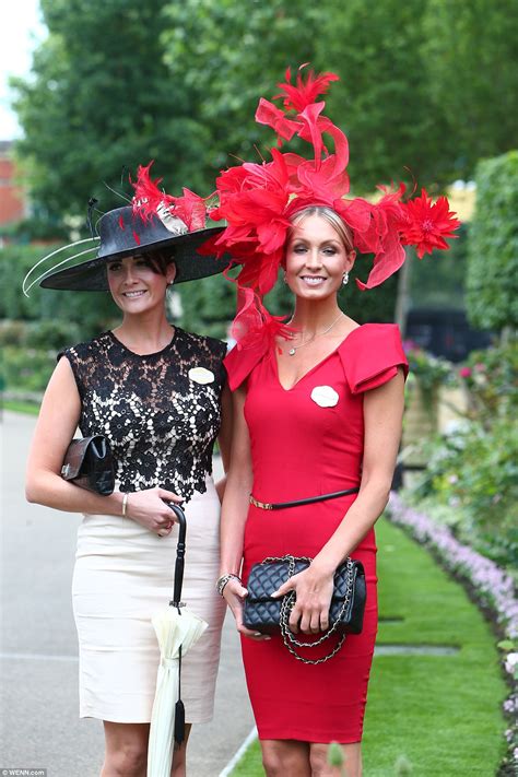 Royal Ascot 2016 Ladies Keep Up The Trend For Quirky Hats Daily Mail