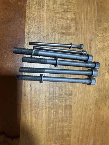 Tornillos Tapa Cilindro Bajaj Dominar 400 Ug en venta en San Martín