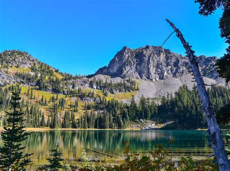 Crystal Lake, Washington, USA 5139 × 3836 : EarthPorn