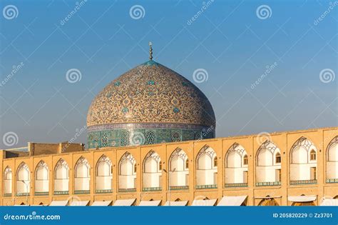 Sheikh Lotf Allah Mosque Situated On The Eastern Side Of Naqsh I Jahan