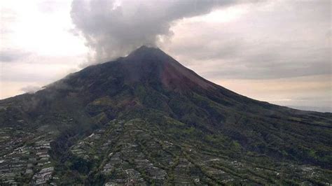 Wanita Asal Spanyol Mendaki Gunung Merapi Ilegal Hiportemia