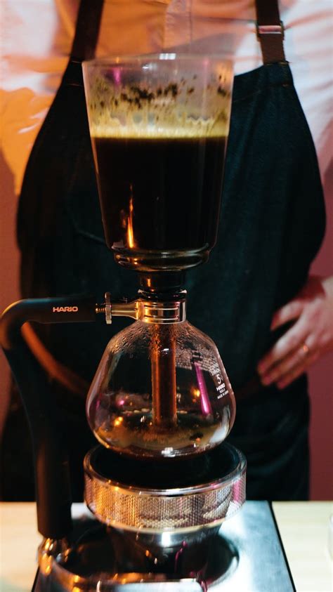 How To Brew With A Siphon Coffee Maker Kaldis Coffee