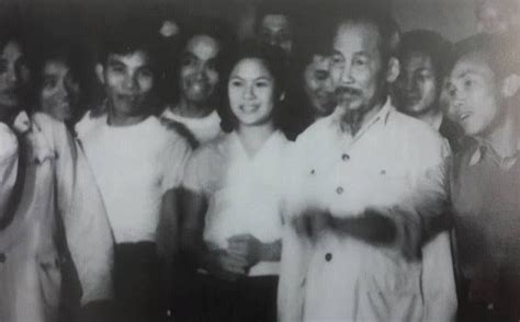 bac ho va nhung buc anh lich su voi dien anh viet nam bao  tri