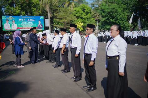 Serahkan Sk Pppk Jabatan Fungsional Guru Formasi Tahun Bupati