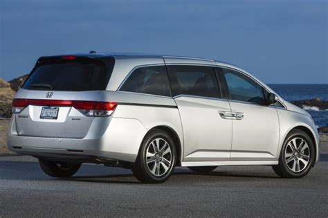 2016 Honda Odyssey Pictures - 31 Photos | Edmunds