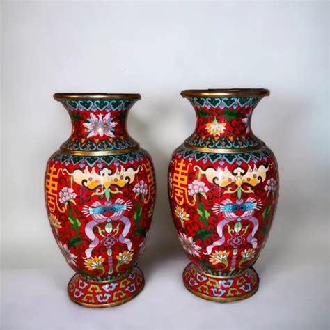 PAIRE DE VASES Chinois Rouges en forme balustre anciens XIXème Qing