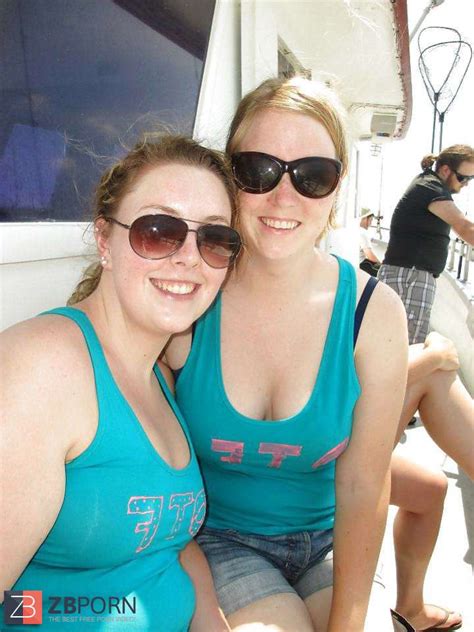 Bevy Of Splendid College Chicks ZB Porn