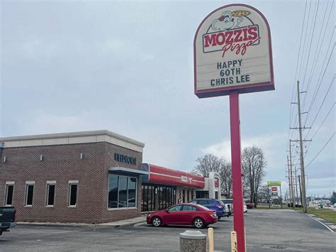 Mozzi’s Pizza owner retires after 41 years; Greenfield locations gain ...