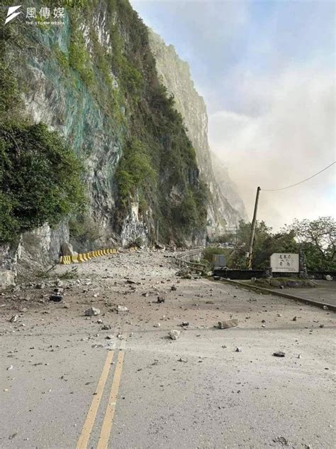 花蓮72大地震！蘇花公路多車遭落石砸中「傷亡不明」清明返鄉民眾受影響