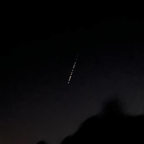 Anybody else see these weird-ass lights in the sky tonight? : r/Athens