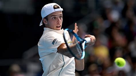 VIDEO Tennis Arthur Cazaux Remporte Son Primordial Dispute En ATP