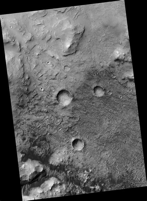 NASA’s HiRISE Captures Detailed Images of an Important Crater