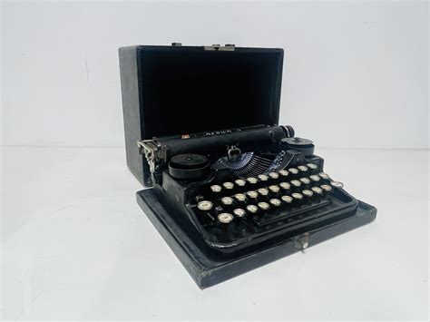 M Quina De Escribir Underwood Standard Portable Usa Galer A De