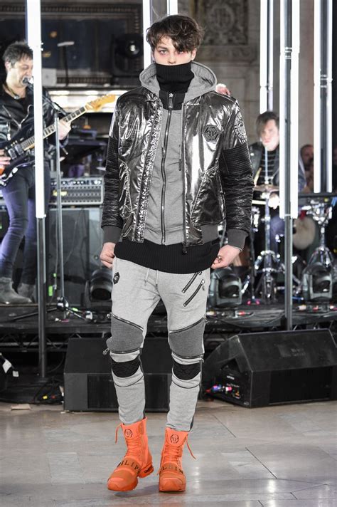 Photo Anwar Hadid D Fil De Mode Philipp Plein Collection Pr T