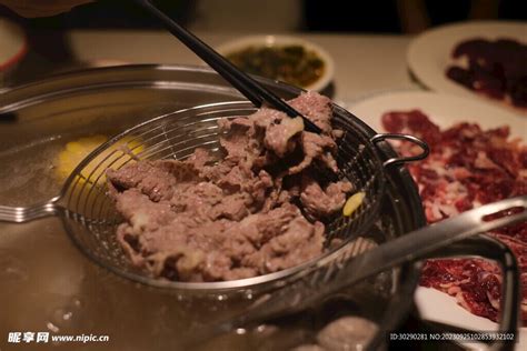 潮汕牛肉火锅摄影图 传统美食 餐饮美食 摄影图库 昵图网