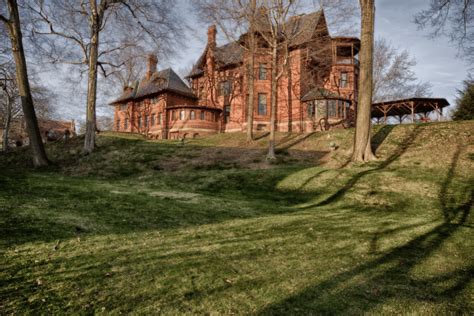 15 MUST-SEE Historic Sites In Connecticut (Guide + Photos)