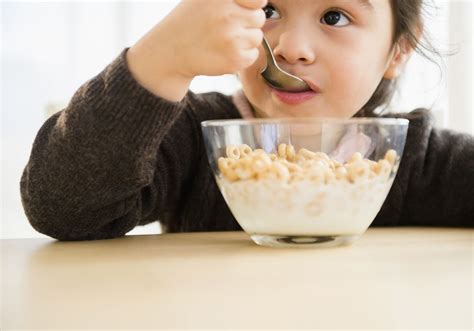 The healthiest cereal for kids at breakfast, according to a ...