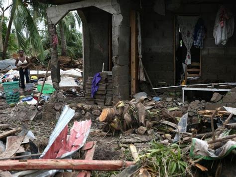 Cerca De 300 Muertos En Haití Por Paso De Huracán Matthew