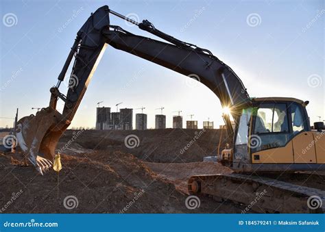 Excavadora Que Trabaja En La Construcci N Retroexcavaci N Durante Las