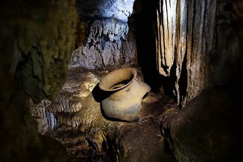 Best Jaw Dropping Caves In Belize Belize At Your Fingertips