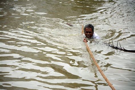 Chennai Floods Indian Citys Streets Homes Airport Hit Hard Cnn