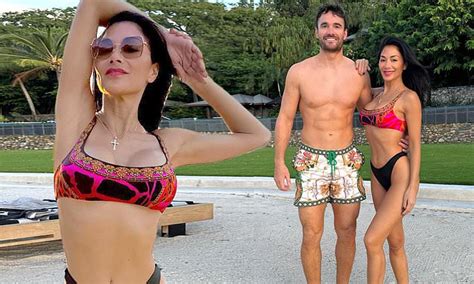 Nicole Scherzinger Shows Off Her Incredible Figure In A Pink Bikini Top In Australia Daily