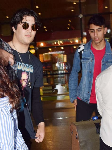 Ibrahim Ali Khan Spotted With Twinkle Khanna And Aarav Kumar At Mumbai